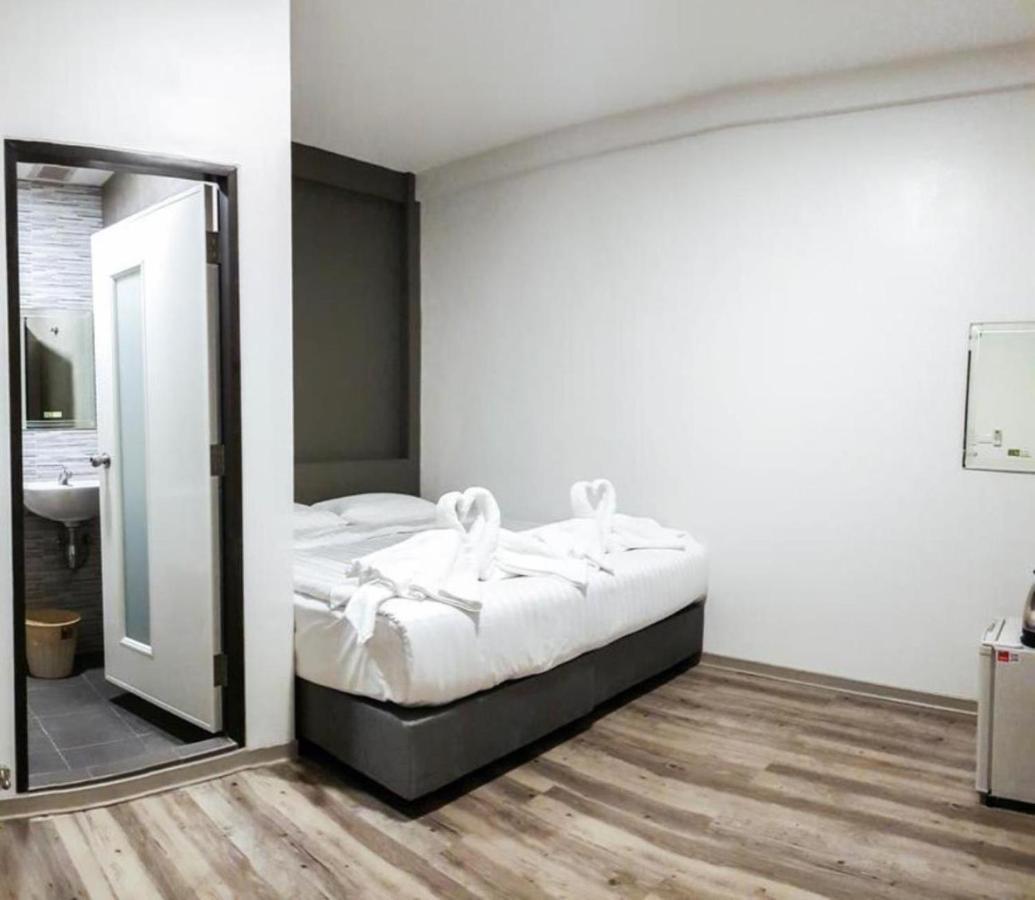Kim Korner Hotel Бангкок Экстерьер фото